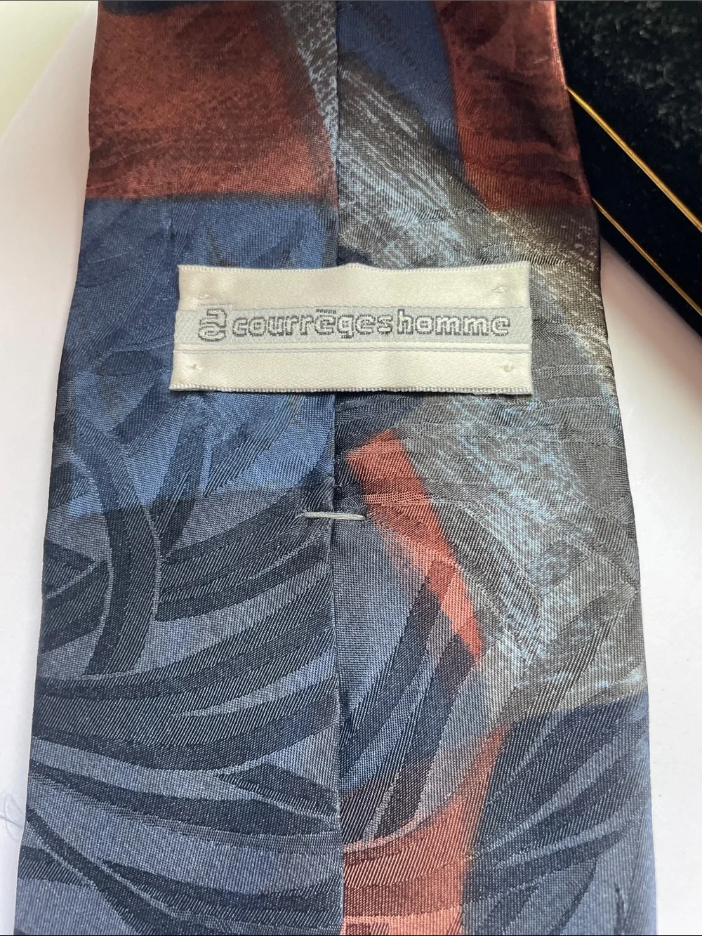 VTG COURREGES ITALIAN SILK JACQUARD TIE